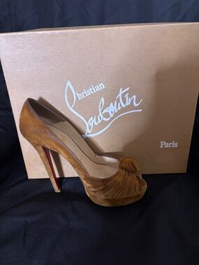 Christian Louboutin Suede Peep-Toe Knot Pump in Tan